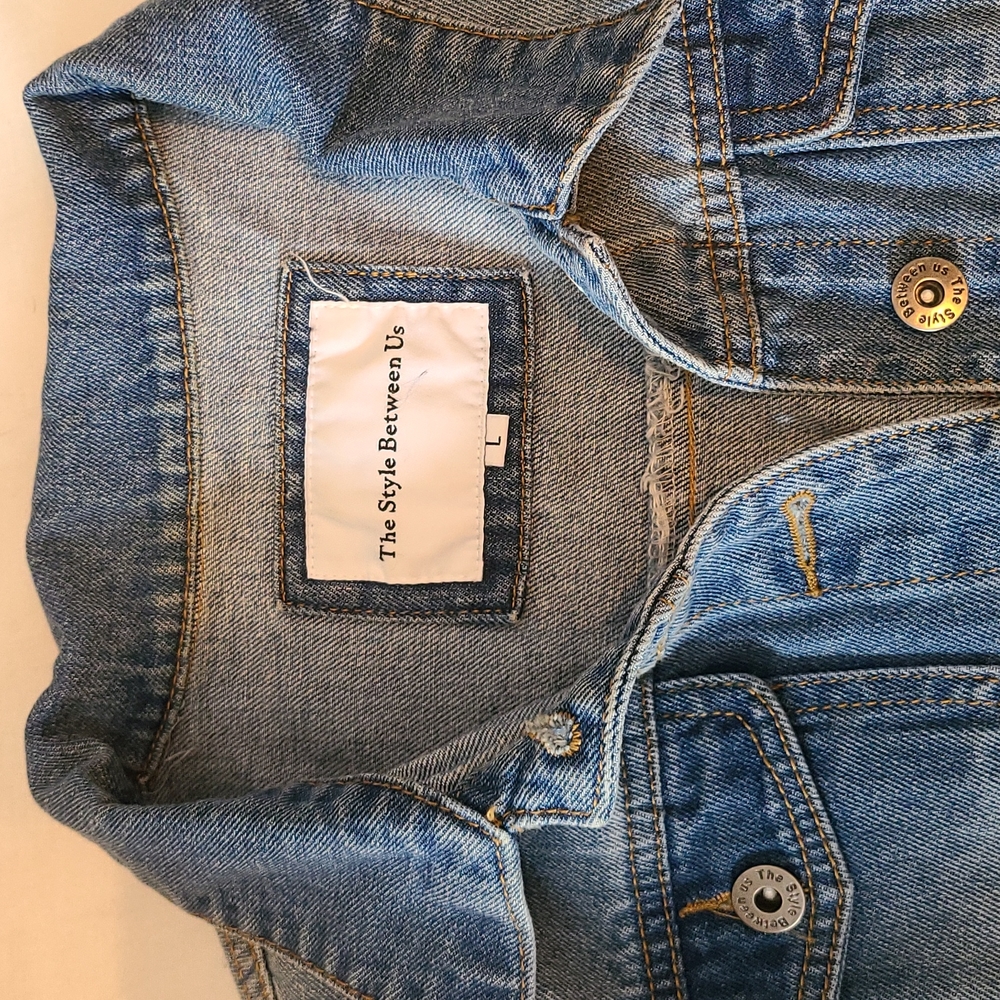 Jean jacket - Picture 2 of 3